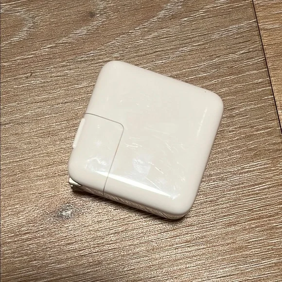 MacBook charger - Picture 3 of 4